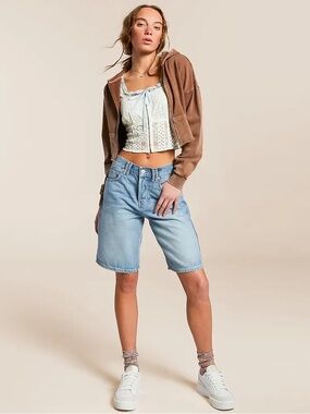 🌾Free People🌾 We The Free Montana Light Blue Denim Bermudas. Size 28